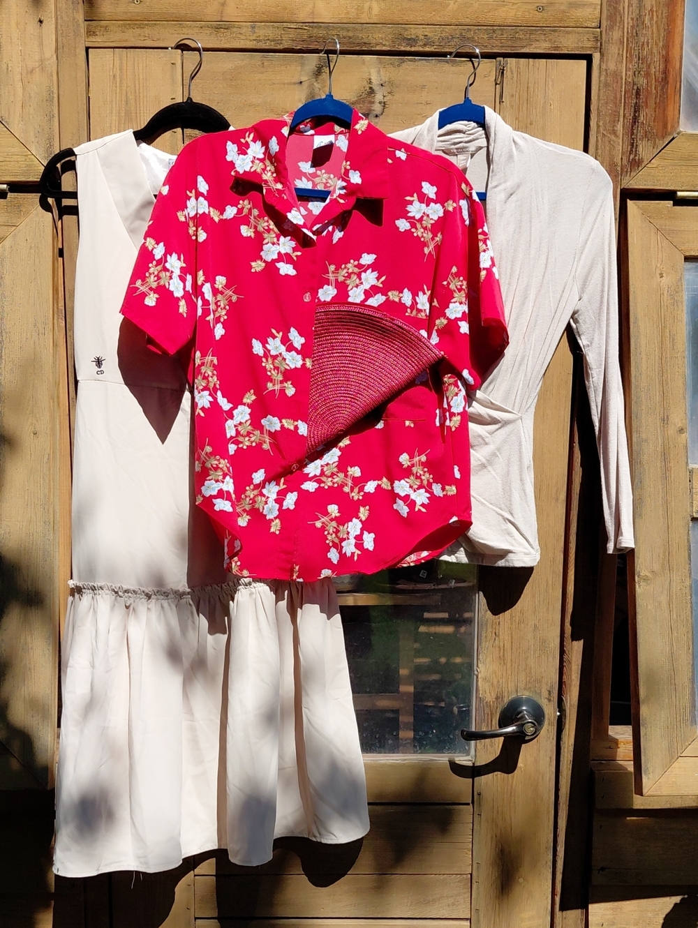 ☀️ Red And Cream Size Medium With A Straw Clutch Free Shipping Bundle